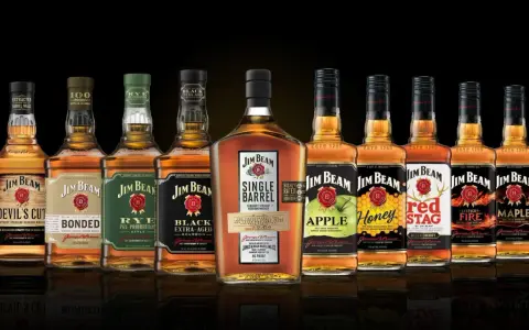 Różne rodzaje Jim Beam: Devil's Cut, Bonded, Rye, Black Extra-Aged, Single Barrel, Apple, Honey, Red Stag, Fire, Maple.