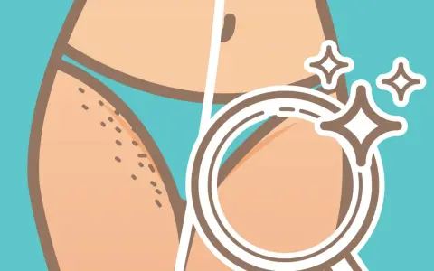 Jak golić bikini bez podrażnień? Ilustracja pokazuje porównanie skóry przed i po depilacji, z lupą podkreślającą gładkość.