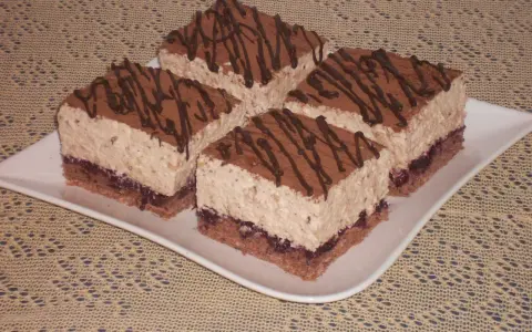 Jak zrobić ciasto Kinder Bueno? Perfekcyjny przepis na biszkopcie