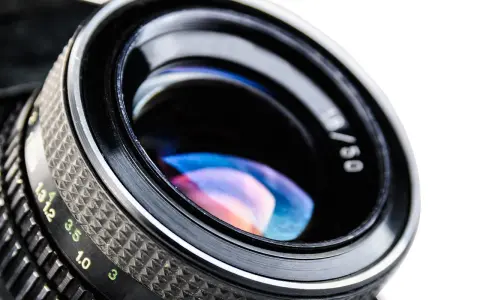 Obiektyw 35mm czy 50mm? Wybierz idealny dla Twojej fotografii