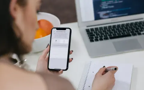 Czy fotograf przechowuje zdjęcia? RODO, umowa i Twój backup