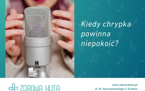 Kiedy chrypka wieczorem niepokoi? Dwie dłonie zbliżają się do mikrofonu, sugerując troskę o głos.