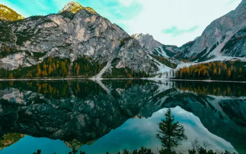 Vacanze in Montagna: Guida Completa per Ogni Stagione in Italia
