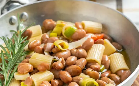 Minestra di Fagioli: Ricetta Tradizionale, Segreti e Varianti Golose