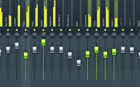 Panel miksera z nazwami ścieżek, w tym "Bass Drum" i "808 bass", z poziomami głośności i suwakami.