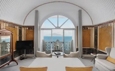 Hotel Bellevue Syrene Sorrento: Lusso, Storia e Vista Mozzafiato