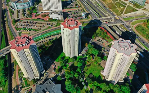 Osiedle Gwiazdy Katowice - ile pięter mają te imponujące budynki?