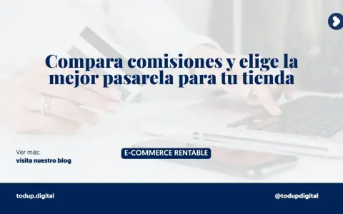Mano con tarjeta de crédito y portátil. Compara comisiones y elige la mejor pasarela de pago para tu tienda online.