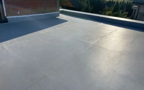 Membrana dachowa: EPDM, PVC, TPO. Rodzaje, koszty, montaż uniknij błędów!