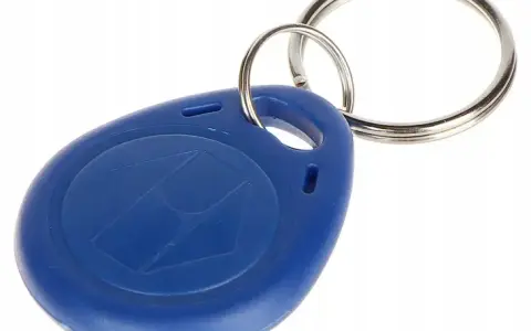 Pastylka RFID do domofonu: Sekret działania, kopiowania i awarii