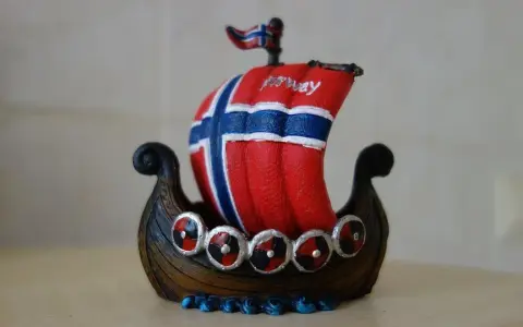 Co warto kupić w Norwegii? Unikalne pamiątki i smaki, które zachwycą