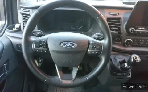 Ford Transit bezpieczniki: Gdzie są i jak je wymienić?