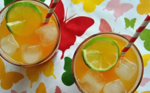 Drink z wódką mango: Proste przepisy, które zachwycą gości!