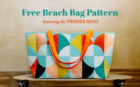 Bolso de playa acolchado con diseño geométrico de círculos y naranjas. ¡Descarga gratis patrones de bolsos de playa!