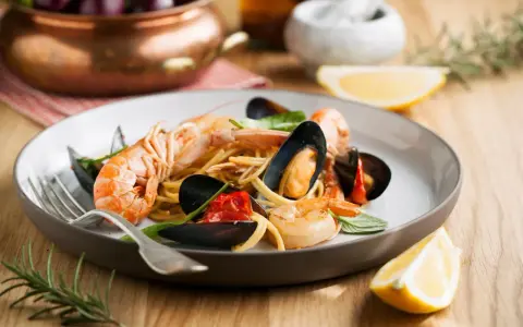 Spaghetti Frutti di Mare: Opanuj włoski klasyk bez gumowych owoców!