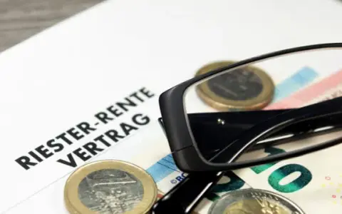 S-VorsorgePlus Riester: Versteckte Kosten und aktuelle Zinsen verstehen