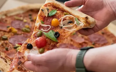 Gdzie kupić ciasto na pizzę? Odkryj najlepsze miejsca i oferty