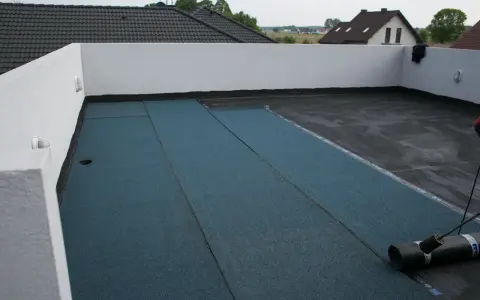 Papa na balkonie co dalej? Kładzenie papy na płaskim dachu, przygotowanie do dalszych prac.
