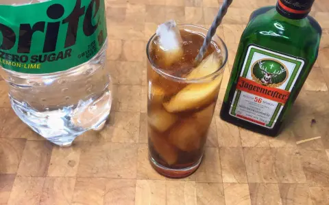 Jägermeister ze Spritem: Zrób idealny drink w minutę!