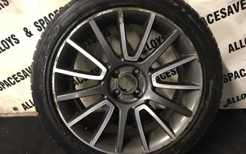 Cerchi in lega da 17 pollici per Fiat Bravo, design a 5 razze doppie, grigio antracite con finitura diamantata.