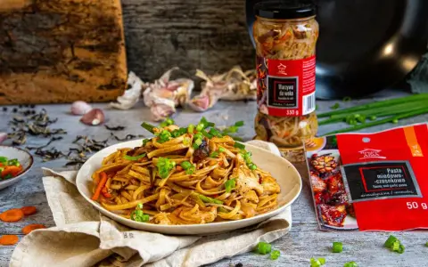 Gdzie kupić chow mein? Najlepsze miejsca i ceny w Polsce