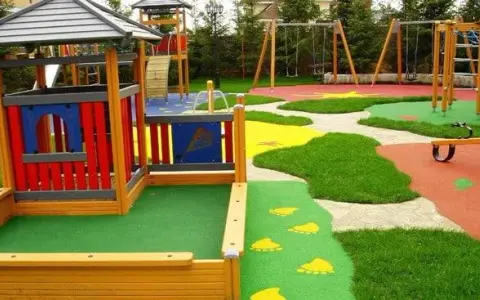 Plac zabaw w ogrodzie DIY: Zbuduj bezpiecznie, oszczędź do 6000 zł!