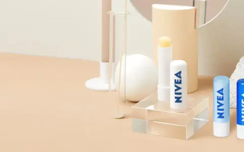 Najlepsza pomadka Nivea – skuteczne nawilżenie i ochrona ust