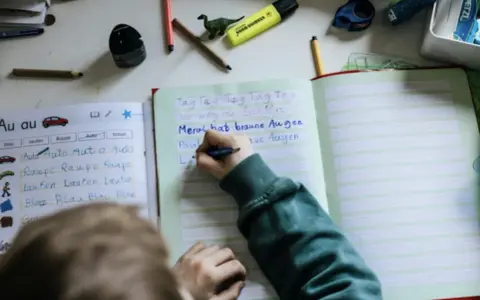 Dlaczego dzieci lubią mieć własny notes do rysowania i sekretów