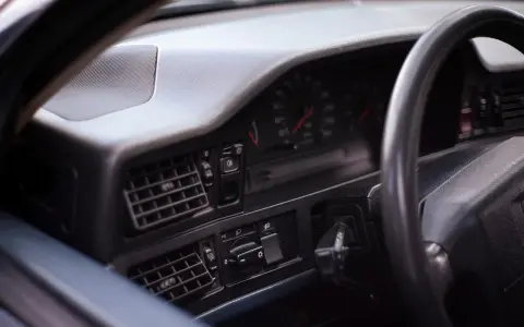 Co obejmuje wyposażenie Volvo XC60 Black Edition?