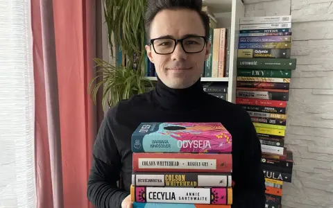 Kolekcja książek, w tym "Odyssea" i "Reguły gry" Colsona Whiteheada. Może to być początek przygody z serią o Jacku Reacherze, lee child.