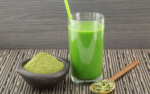 Moringa na odchudzanie jak stosować - skuteczne metody i dawkowanie