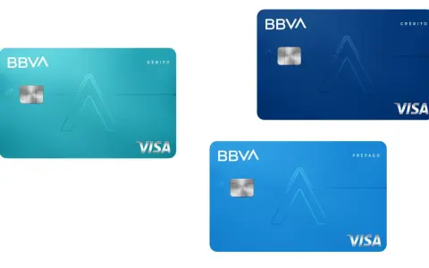 Tres tarjetas monedero BBVA: una de débito turquesa, una de crédito azul oscuro y una prepago azul claro.