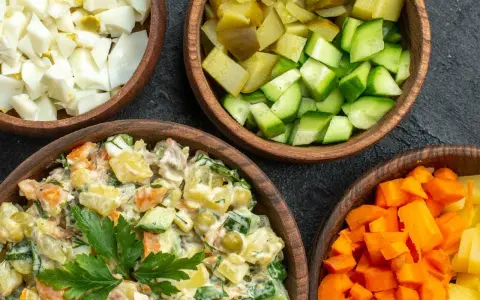 Jak gotować warzywa na sałatkę? Sekret idealnej konsystencji!