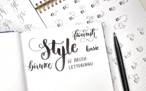 Ćwiczenia kaligraficzne: "Style", "bounce", "flourish", "basic" w stylu pisma. Notatnik z literami i pióro.