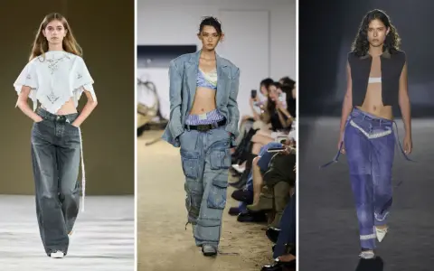Modelle sfoggiano jeans a vita bassa: uno grigio oversize, uno cargo con giacca abbinata, e uno blu patchwork con pizzo.