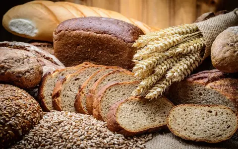 Ile kcal ma chleb razowy? Prawda o kaloriach i wartościach!