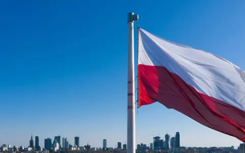 Flaga Polski: wygląd, symbolika, zasady. Czy znasz je wszystkie?