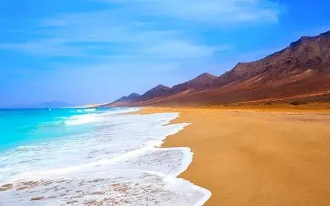 Fuerteventura: Przewodnik po Wyspie Wiatru Co Zobaczyć i Jak Planować