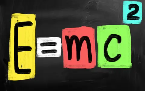 E=mc² – słynne równanie Einsteina, które pokazuje, że masa jest formą energii.