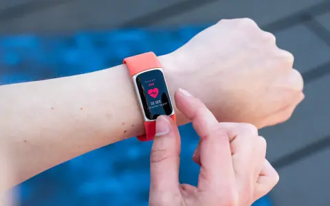 Fitbit Charge 6 neu starten: EKG-Messung wird gestartet.
