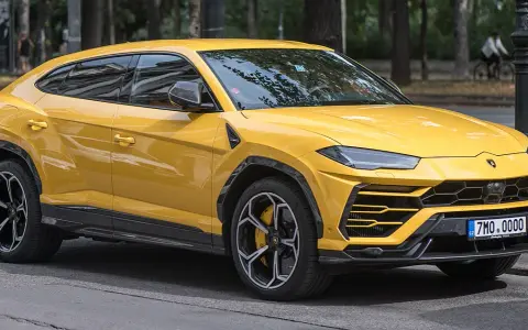 Ile koni ma Lamborghini Urus? Zaskakujące mocne wersje i ich różnice