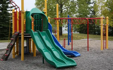Jak napisać podanie o plac zabaw - kluczowe informacje i wzory