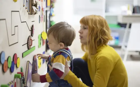 Jak terapia SI zmienia życie dziecka? Cele integracji sensorycznej