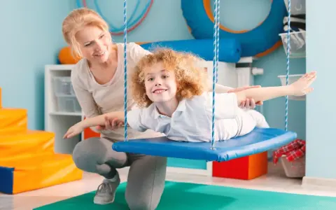 Dziecko czuje świat inaczej? Zaburzenia sensoryczne: objawy, diagnoza, wsparcie