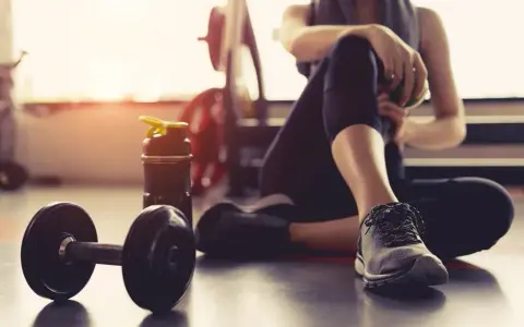 Jakie buty do fitnessu damskie wybrać, by uniknąć kontuzji?