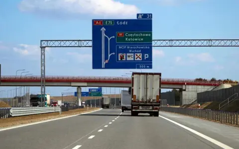 Droga ekspresowa z tablicą kierunkową A1, E75, Łódź, Częstochowa, Katowice.