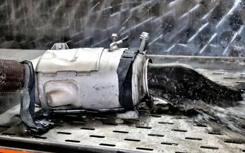 Jak rozpoznać zapchany DPF? 7 objawów i skuteczne rozwiązania