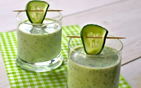 Soupe froide concombre: votre recette fraîcheur en 10 min