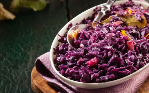 Salade de Chou Rouge : Recettes, Astuces & Bienfaits (Guide Complet)