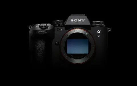 Profesjonalny aparat Sony a9iii z widocznym sensorem i mocowaniem E-mount, gotowy do uchwycenia każdej chwili.